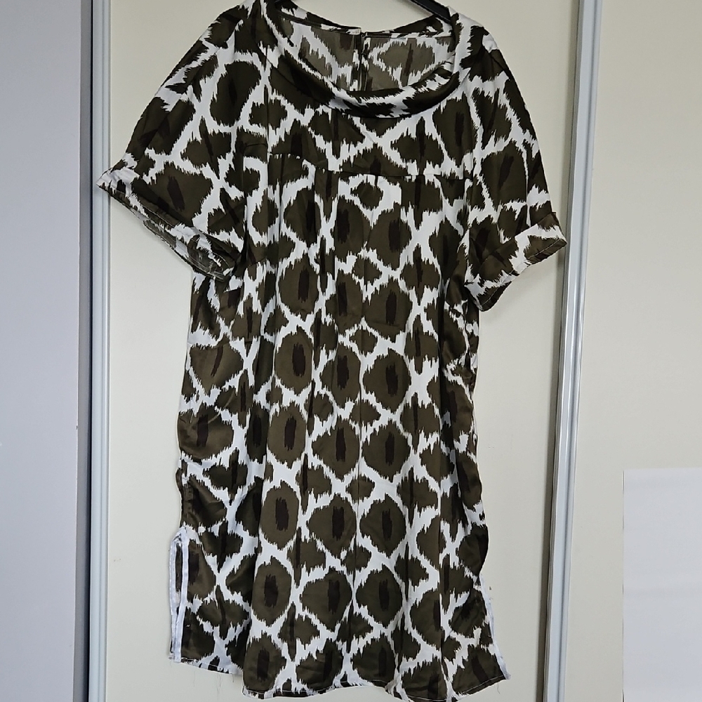 Elegant Brown and White Patterned Women's Blouse